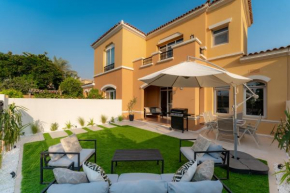 Luxury Villa in Ranches 1, on Pool and Park